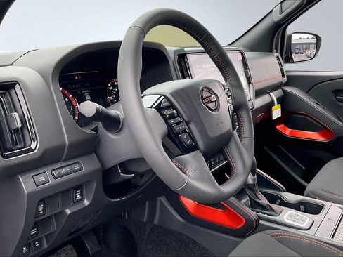 New 2026 Nissan Frontier PRO-4X w/ Pro-4x Convenience Package image 7