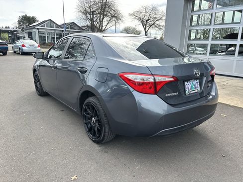 Used 2015 Toyota Corolla LE image 3