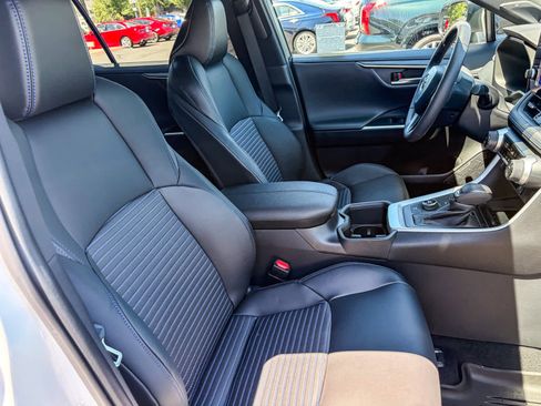 Used 2023 Toyota RAV4 XSE AWD/4WD image 15
