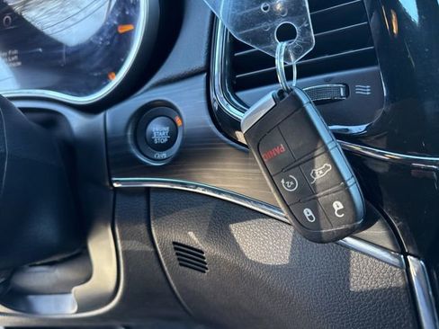 Certified 2022 Jeep Grand Cherokee Limited image 41