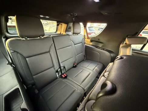 Used 2023 Chevrolet Suburban Z71 w/ Luxury Package image 29