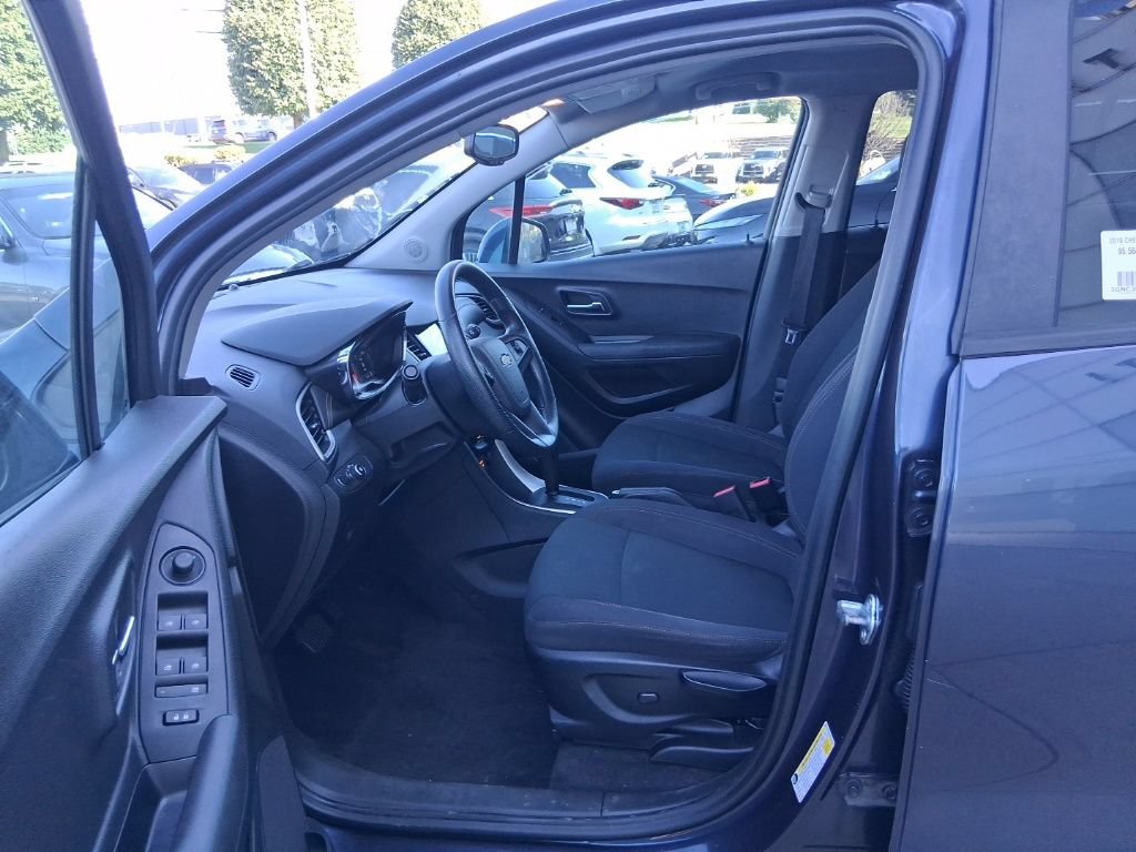 Used 2019 Chevrolet Trax LS w/ Tint and Cruise Package AWD/4WD image 23