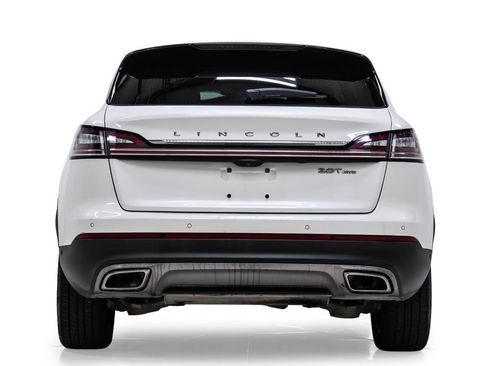 Used 2020 Lincoln Nautilus Reserve w/ Equipment Group 201A image 7