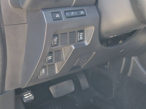 Used 2024 Nissan Frontier SL w/ Technology Package RWD image 24