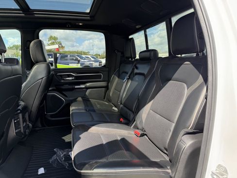 Used 2021 RAM 1500 Laramie w/ Sport Appearance Package AWD/4WD image 18