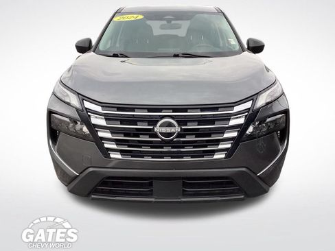 Used 2024 Nissan Rogue S AWD/4WD image 2