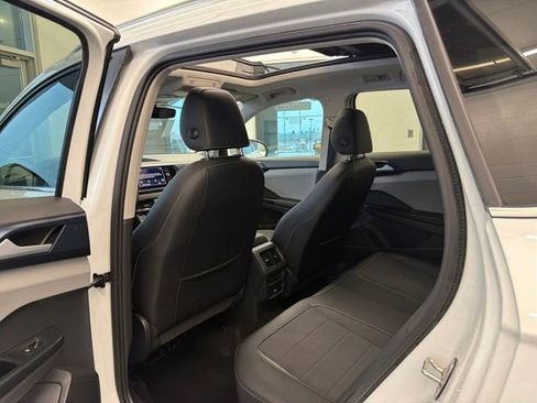 Used 2024 Volkswagen Taos SE image 23