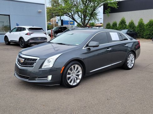 Used 2017 Cadillac XTS Luxury AWD/4WD image 2