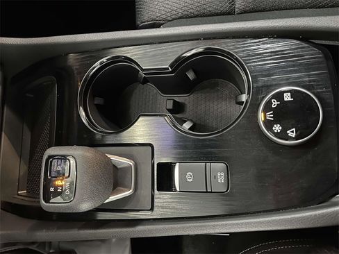 Used 2025 Nissan Rogue SV image 21