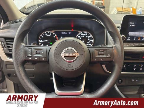 Used 2024 Nissan Rogue S image 13