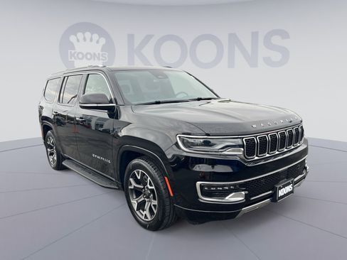Used 2024 Jeep Wagoneer Series III AWD/4WD image 18
