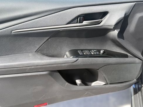 Used 2025 Toyota Camry SE image 12