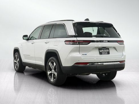 Used 2022 Jeep Grand Cherokee Limited 4xe w/ Luxury Tech Group II AWD/4WD image 3