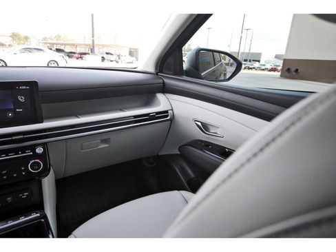 Used 2026 Hyundai Tucson Limited image 13