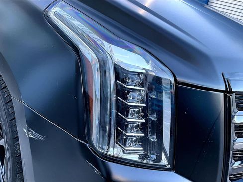 Used 2020 Cadillac Escalade Luxury image 25