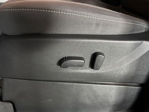 Used 2024 Nissan Frontier SV w/ SV Convenience Package image 39