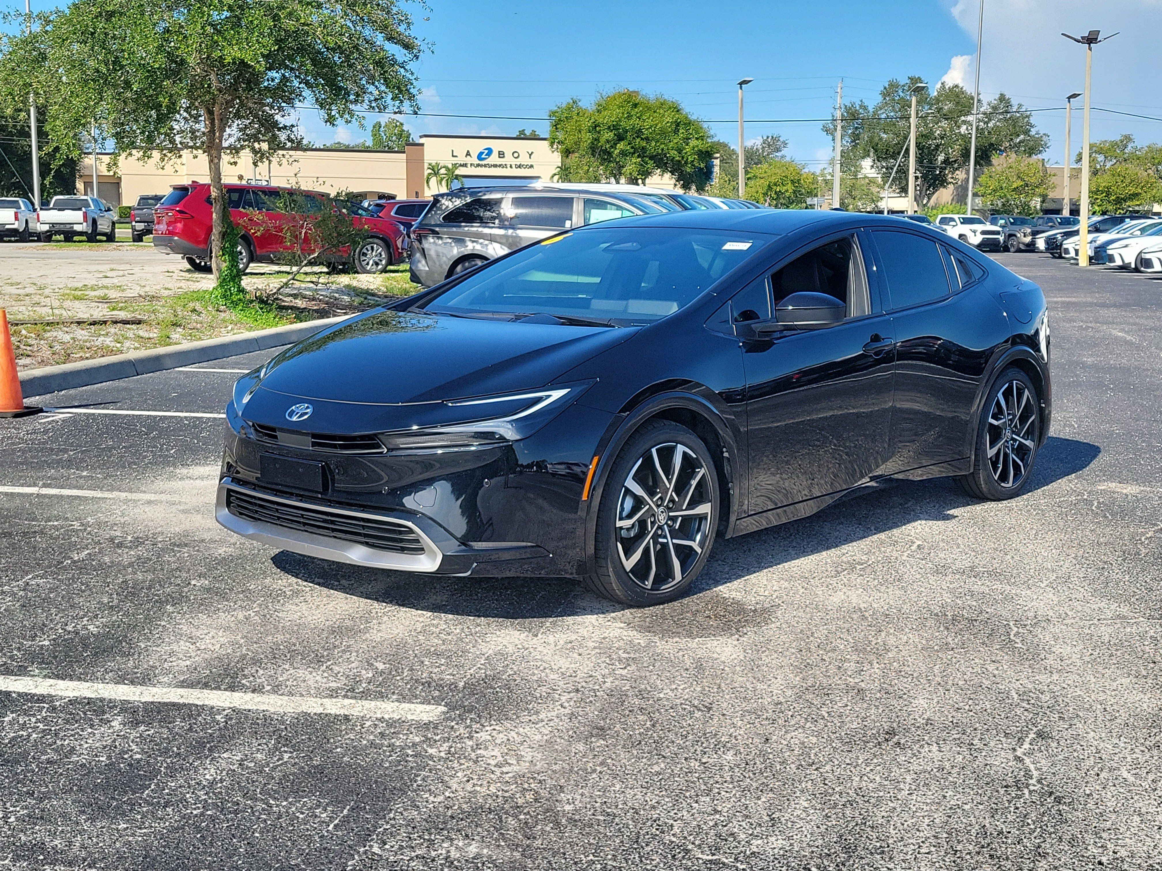 Used 2026 Toyota Prius Plug-In Hybrid FWD image 3