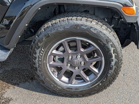 Used 2021 Jeep Gladiator Overland w/ Popular Equipment Package image 10