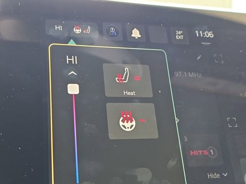 Used 2023 Jeep Compass Limited image 27