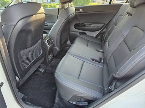 Used 2022 Kia Sportage EX AWD/4WD image 19