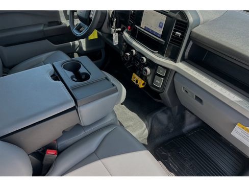 New 2024 Ford F550 4x4 Regular Cab Super Duty image 12