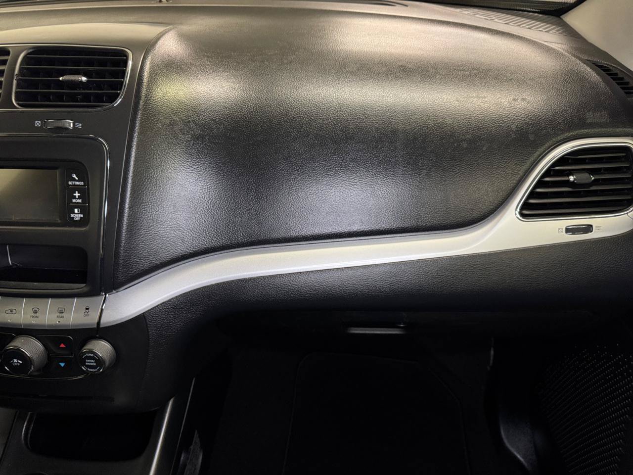 Used 2016 Dodge Journey SXT FWD image 20
