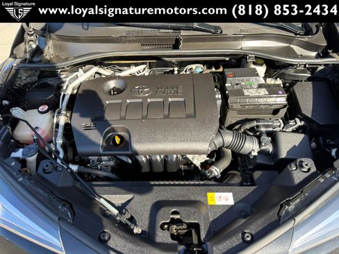 Used 2019 Toyota C-HR XLE image 29