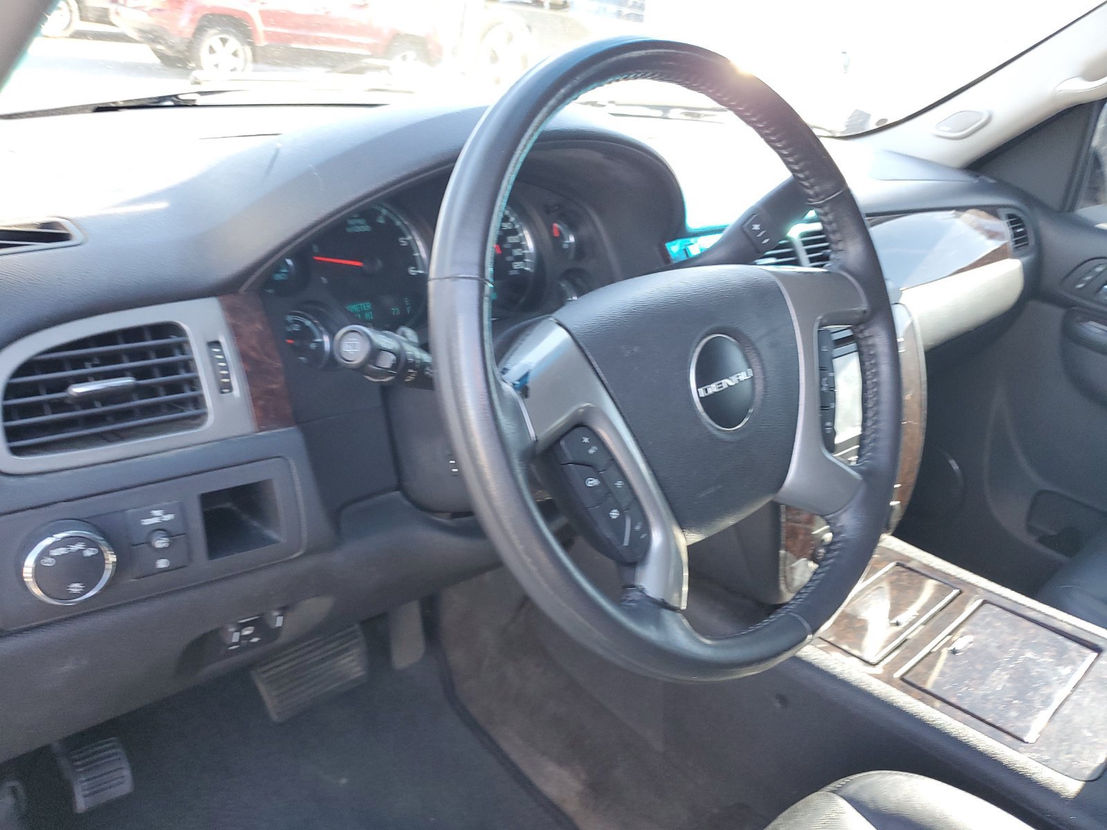 Used 2012 GMC Yukon XL Denali AWD/4WD image 21
