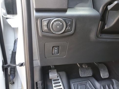 Used 2016 Ford F150 XLT w/ Equipment Group 302A Luxury AWD/4WD image 28