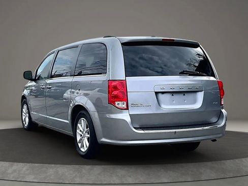 Used 2020 Dodge Grand Caravan SXT FWD image 2