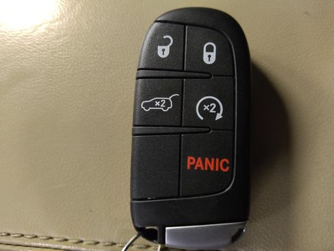 Used 2016 Jeep Grand Cherokee Limited RWD image 32