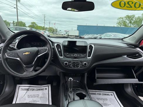 Used 2020 Chevrolet Malibu LT image 37