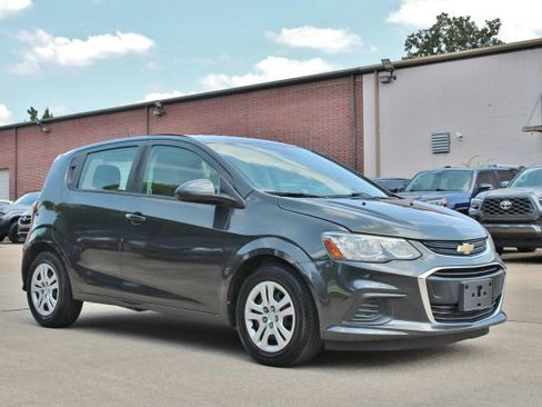 Used 2020 Chevrolet Sonic LT image 5