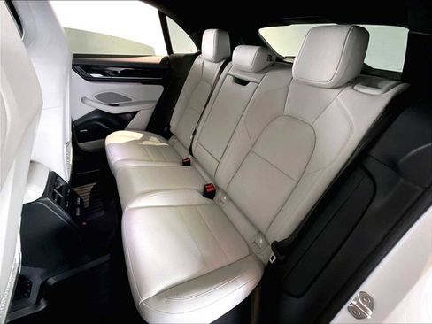 Used 2025 Porsche Macan 4 Electric image 29