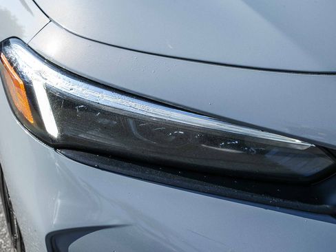 Used 2025 Honda Civic Sport image 14