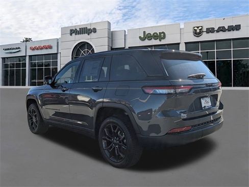 New 2025 Jeep Grand Cherokee Limited image 6