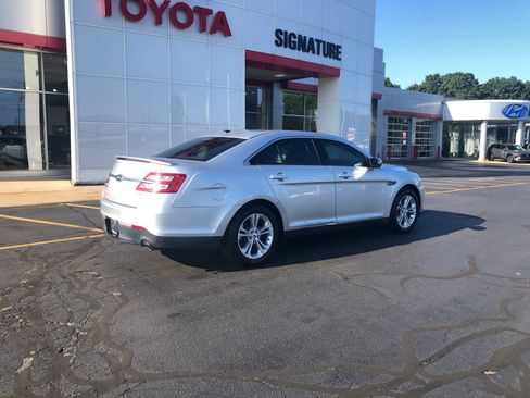 Used 2013 Ford Taurus SEL FWD image 2