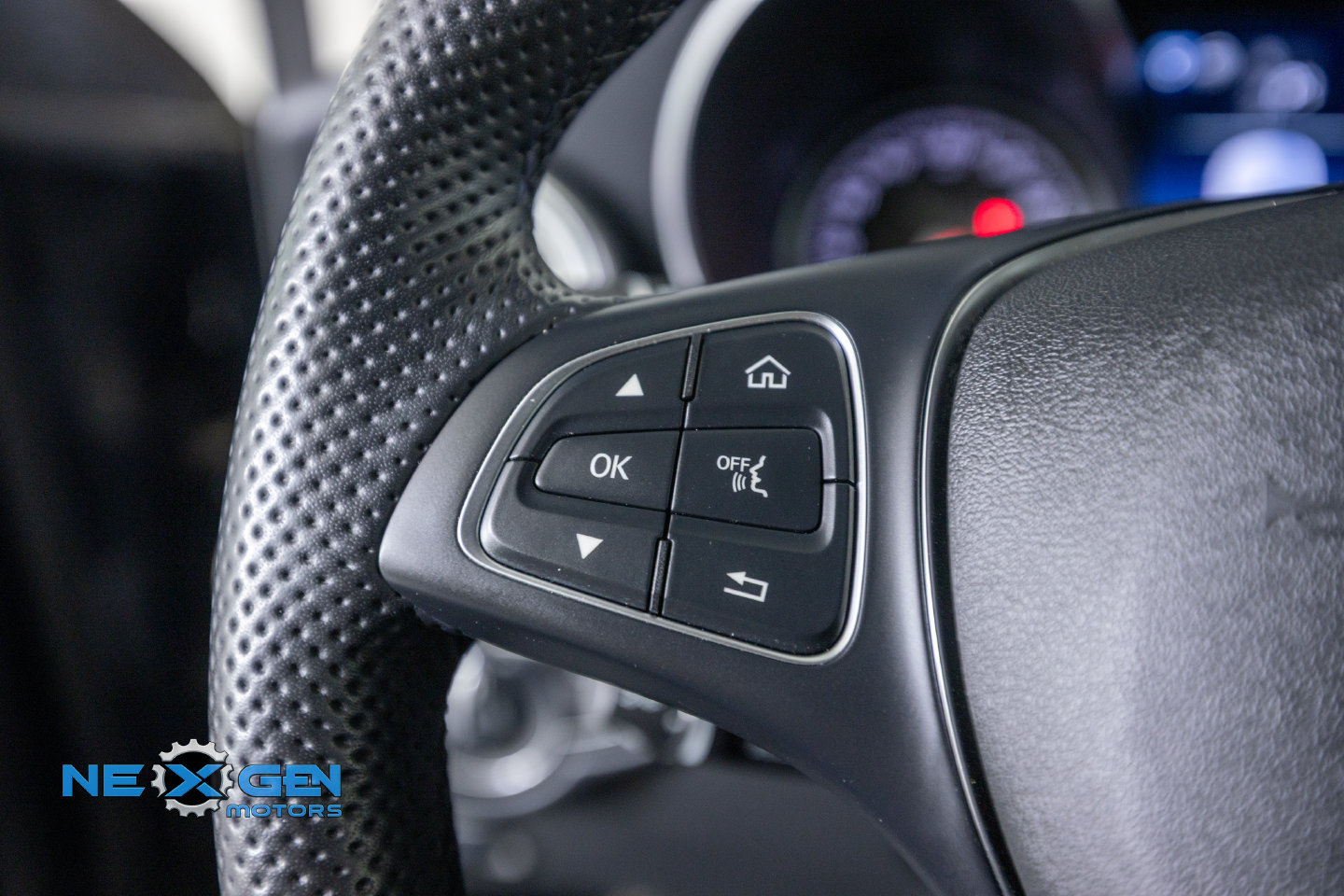 Used 2019 Mercedes-Benz GLC 300 4MATIC image 15