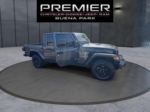 Used 2023 Jeep Gladiator Sport AWD/4WD image 2