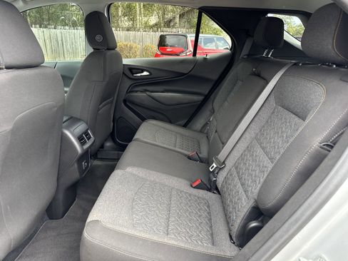 Used 2022 Chevrolet Equinox LT FWD image 10