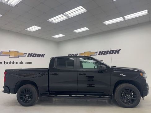 New 2026 Chevrolet Silverado 1500 RST w/ Dark Appearance Package AWD/4WD image 4