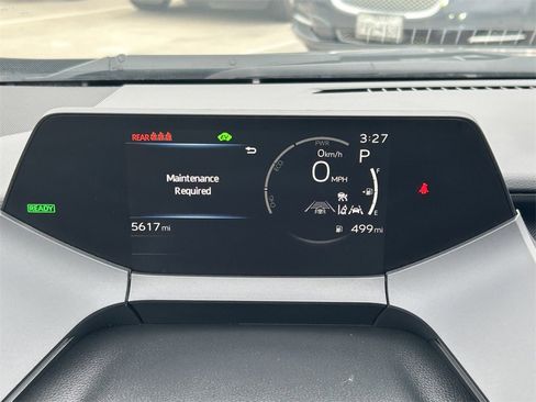 Used 2025 Toyota Prius LE image 31