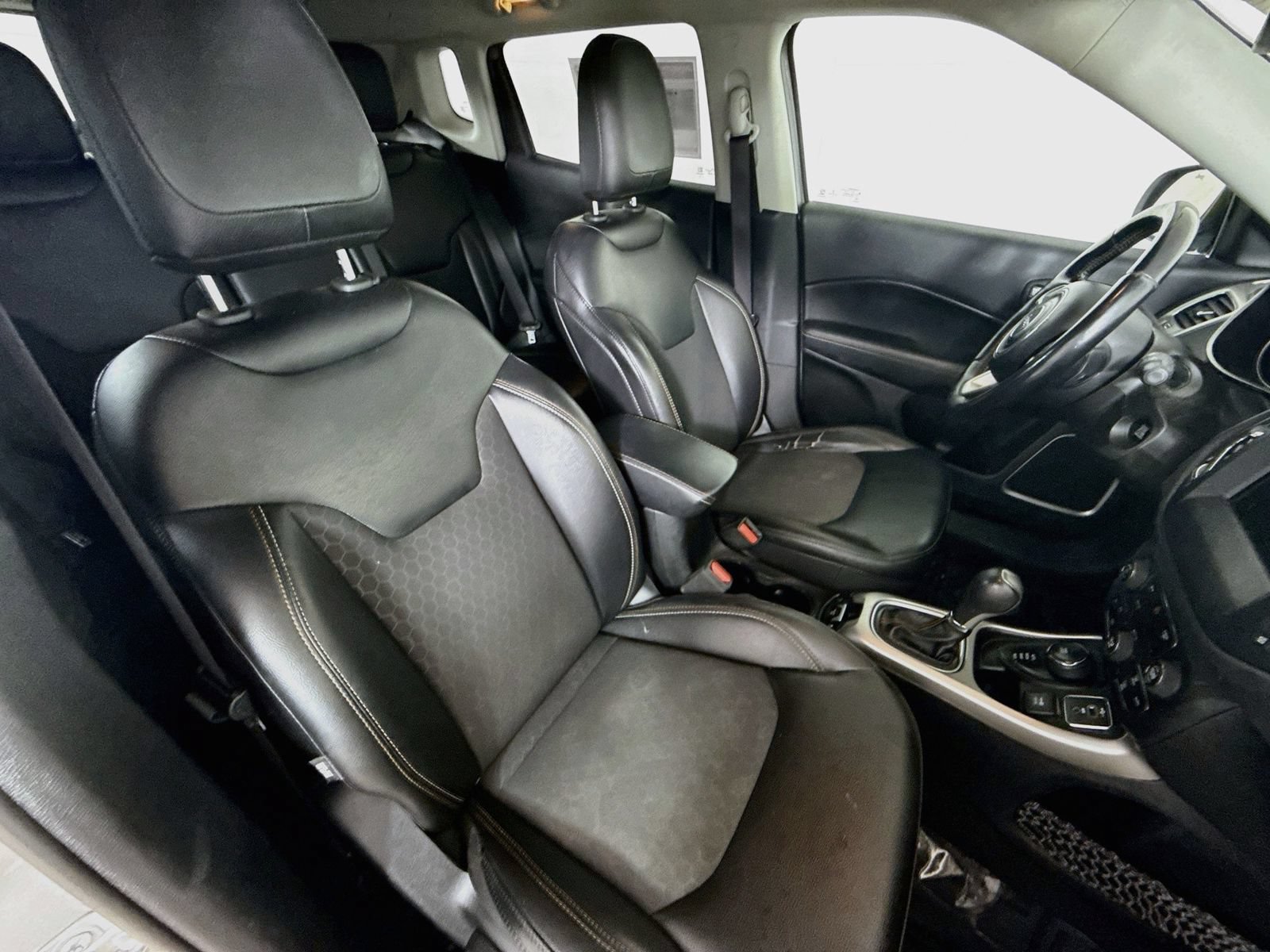Used 2019 Jeep Compass Latitude w/ Popular Equipment Group AWD/4WD image 26
