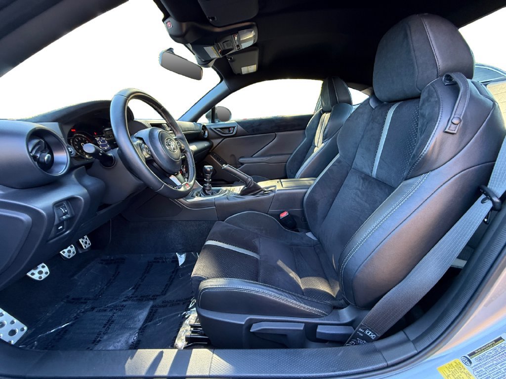 Used 2025 Toyota GR86 Premium w/ Performance Package RWD image 9