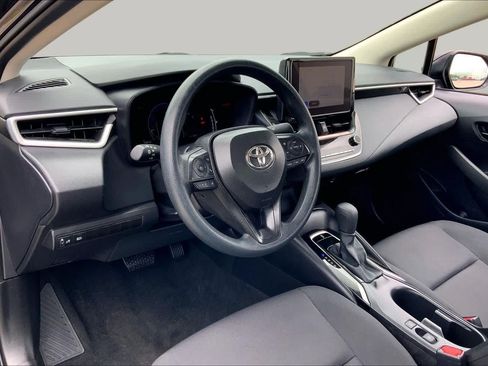 Used 2026 Toyota Corolla LE FWD image 17