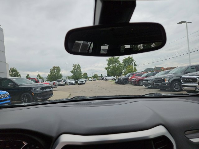 Used 2018 GMC Acadia SLT AWD/4WD image 16