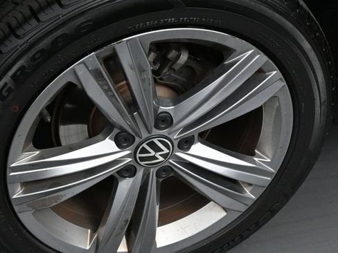 Used 2024 Volkswagen Jetta SE FWD image 19