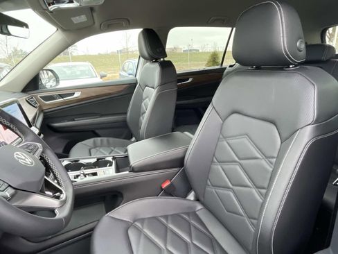 New 2026 Volkswagen Atlas SE FWD image 20