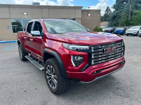 Used 2024 GMC Canyon Denali AWD/4WD image 3