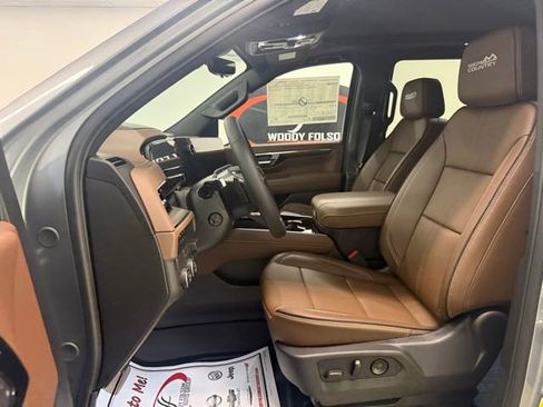 New 2026 Chevrolet Tahoe High Country w/ Sun And Tow Package image 12